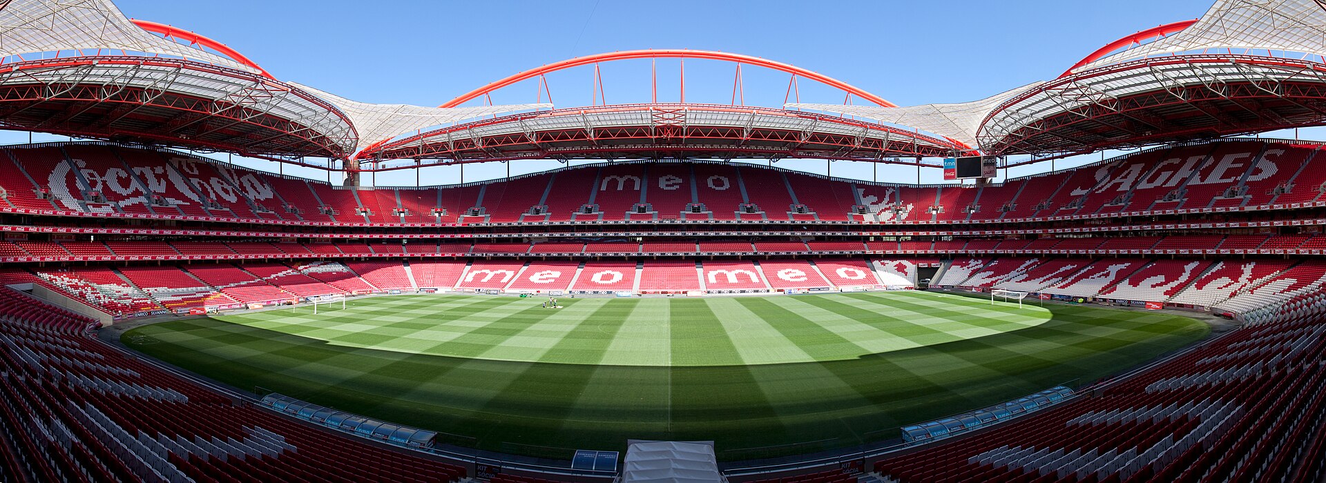 Panorama van het Estádio da Luz van Benfica in Lissabon, bestemming voor voetbalreizen naar Portugal